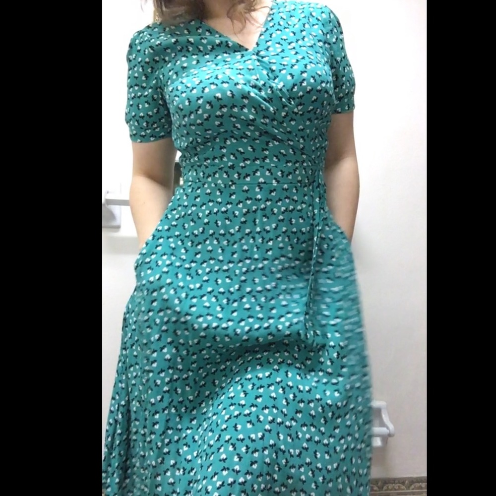Dress - Picture 2 of 8